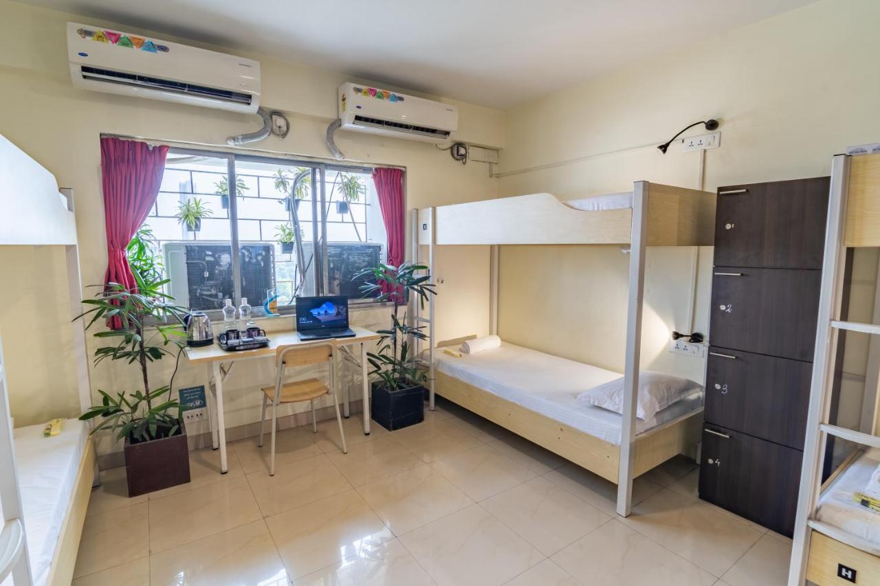 ออฟบีท ซีซียู บังเกอร์ Hostel โกลกาตา ภายนอก รูปภาพ