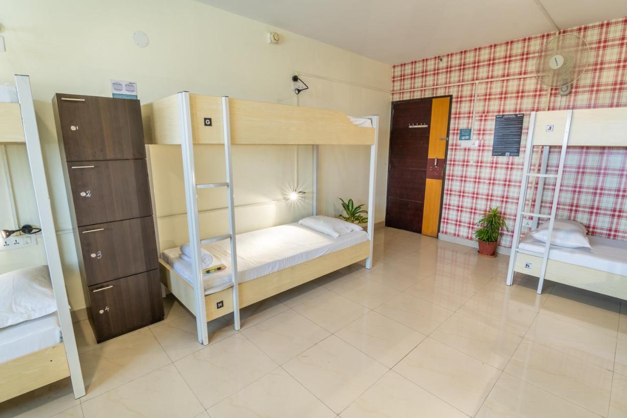ออฟบีท ซีซียู บังเกอร์ Hostel โกลกาตา ภายนอก รูปภาพ