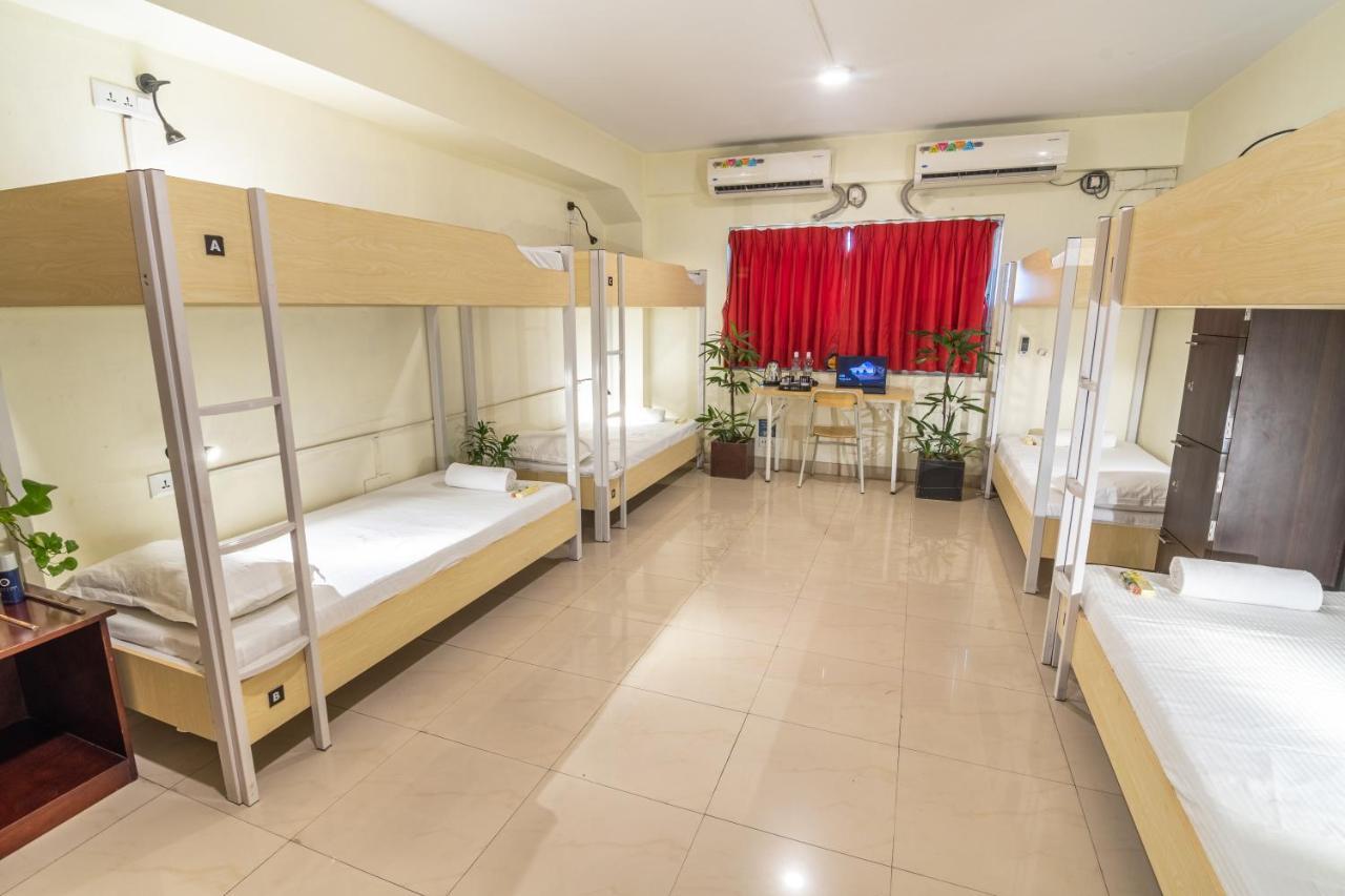 ออฟบีท ซีซียู บังเกอร์ Hostel โกลกาตา ภายนอก รูปภาพ