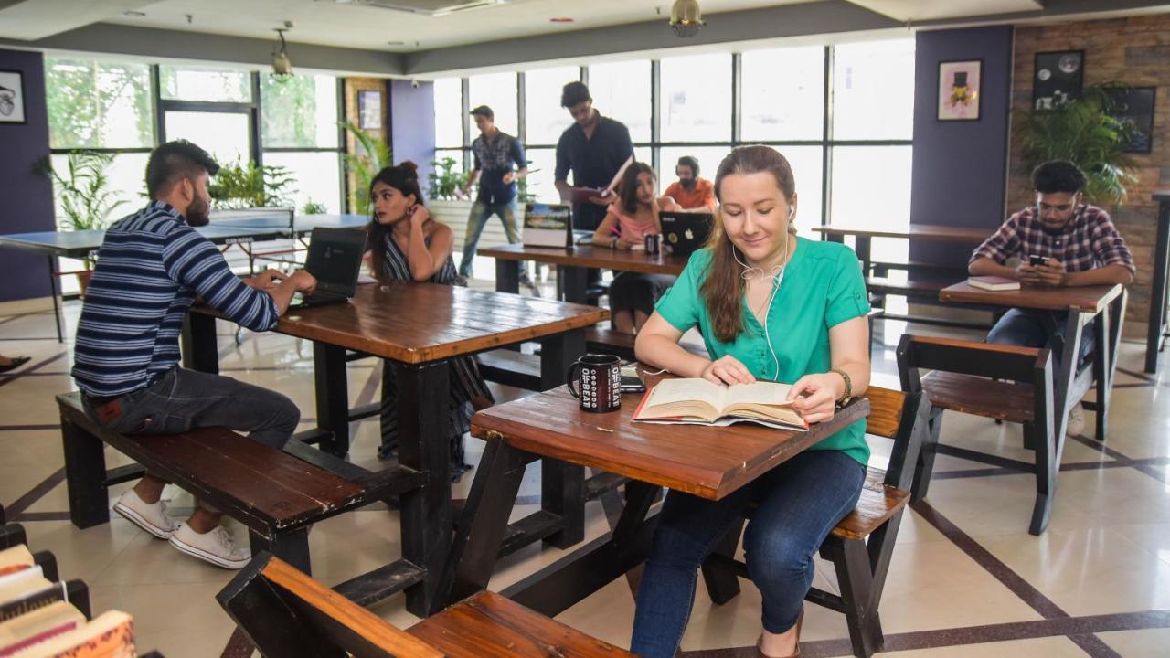 ออฟบีท ซีซียู บังเกอร์ Hostel โกลกาตา ภายนอก รูปภาพ